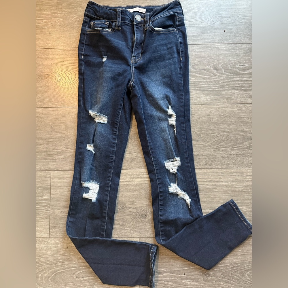 SO‎ Women's Dark Blue Distressed Skinny Jeans NWOT